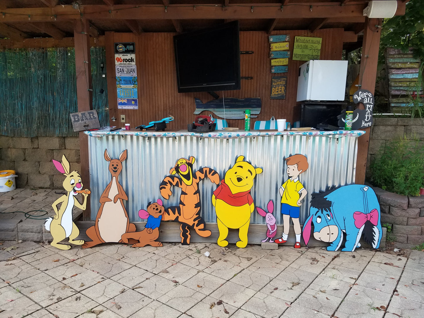 Pooh with Bee on Nose full set Life-size