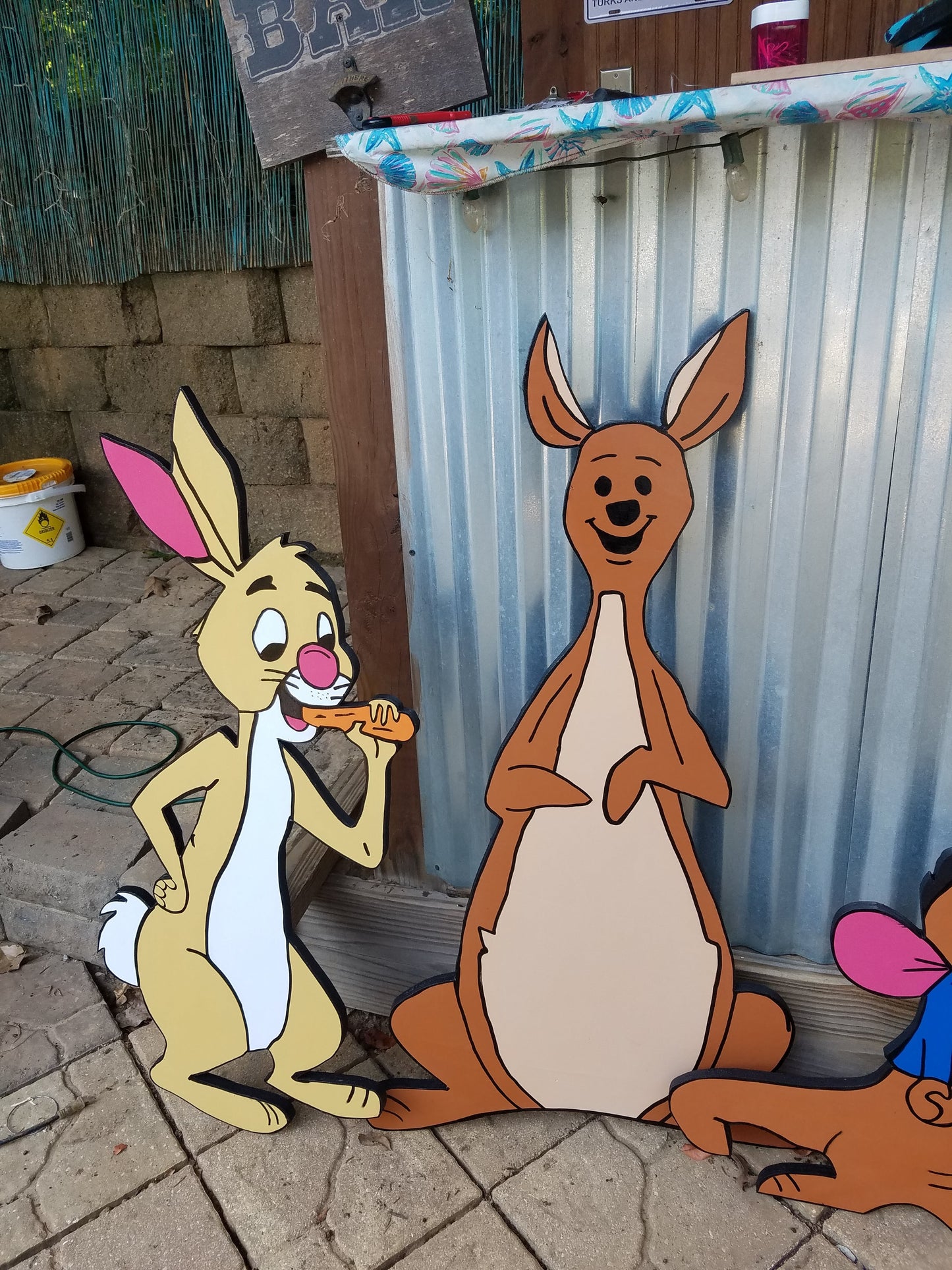 Pooh with Bee on Nose full set Life-size