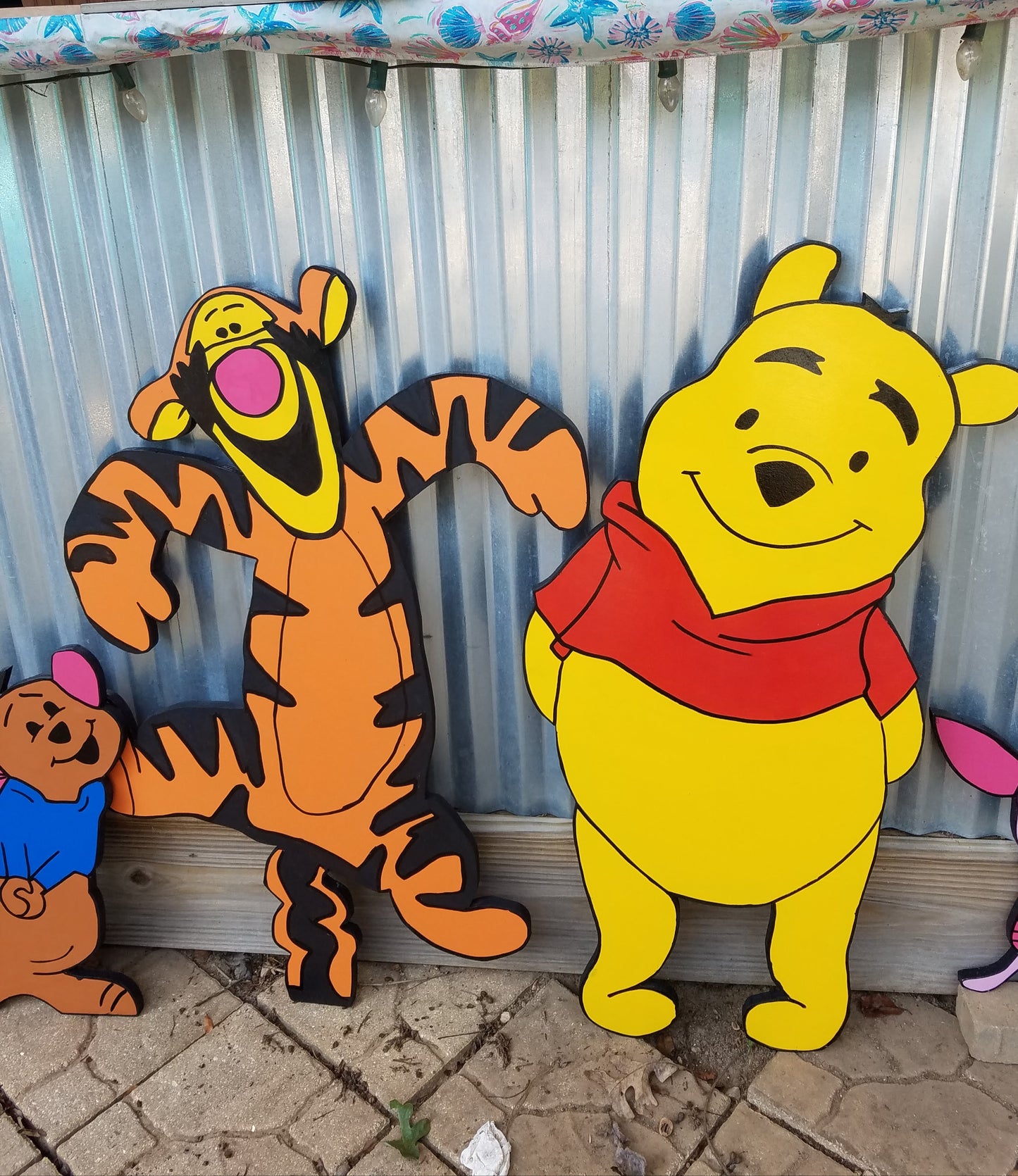 Pooh with Bee on Nose full set Life-size