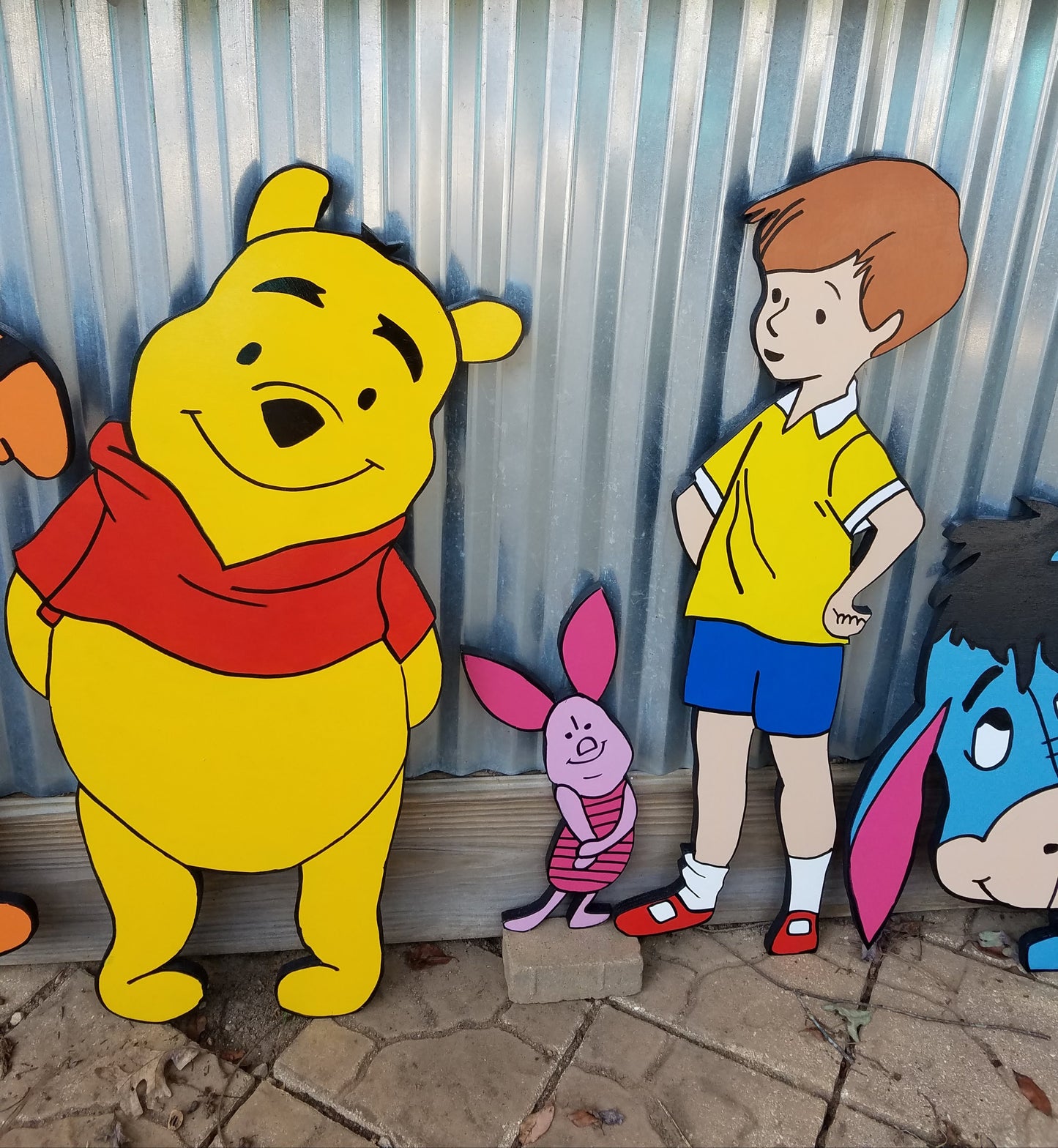 Pooh with Bee on Nose full set Life-size