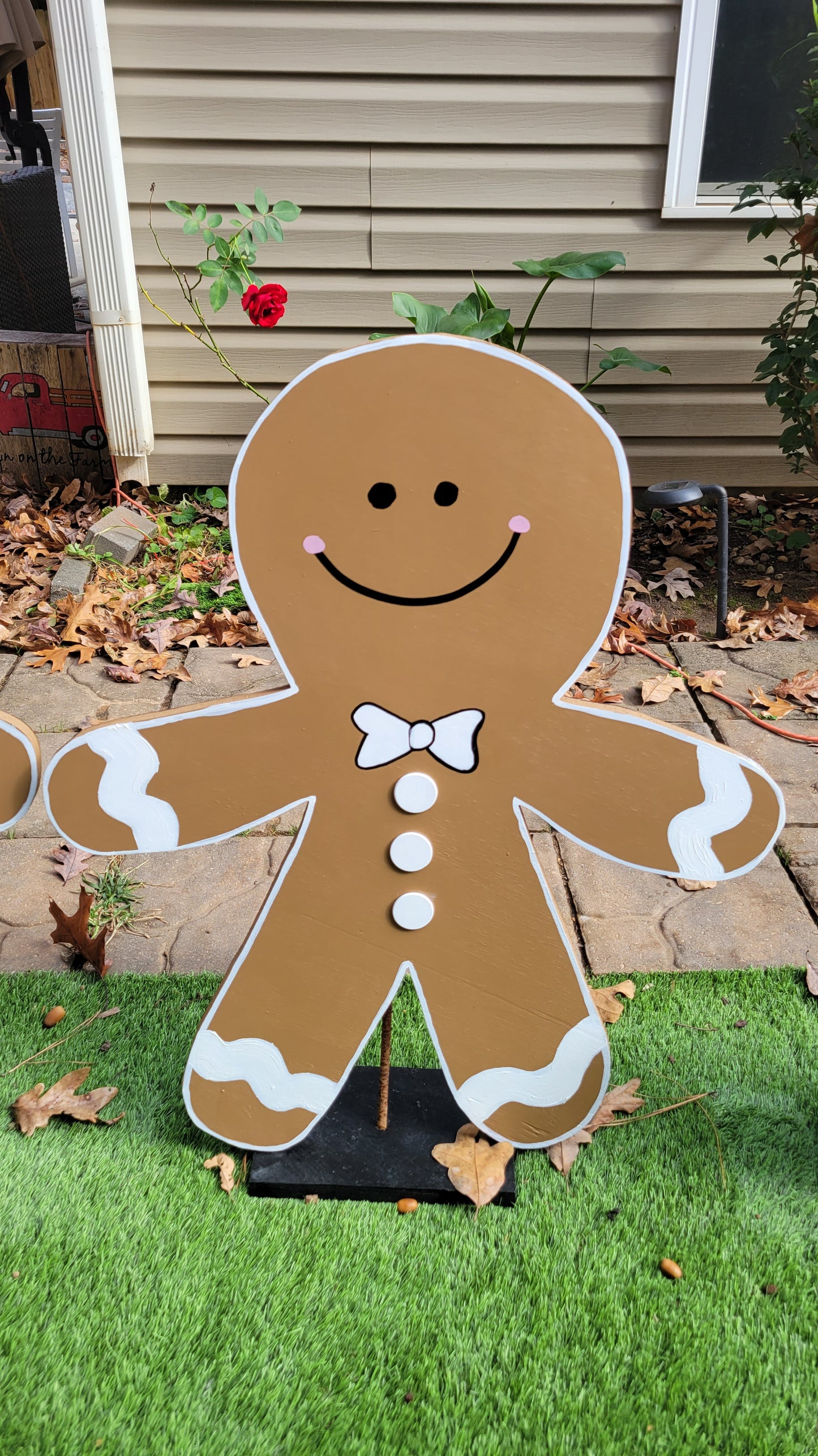 Gingerbread family yard art Christmas
