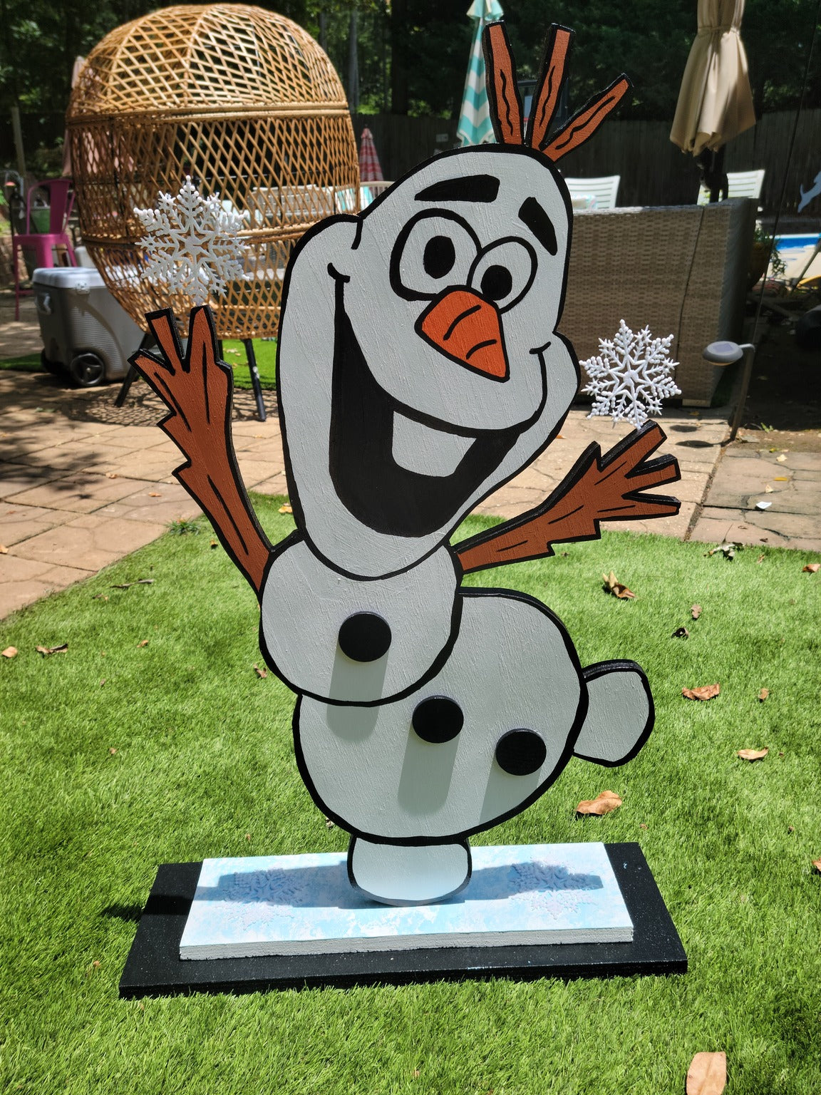 Olaf yard art with stand