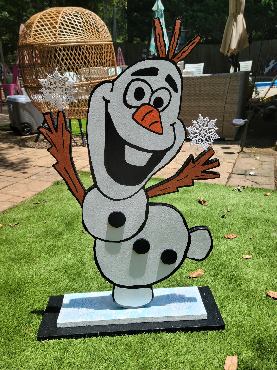 Olaf yard art with stand