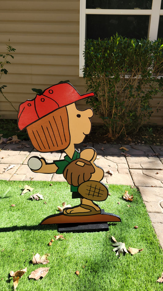 Peppermint Patty playing baseball yard art