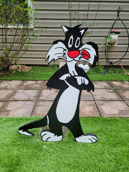 Sylvester the cat. Yard art