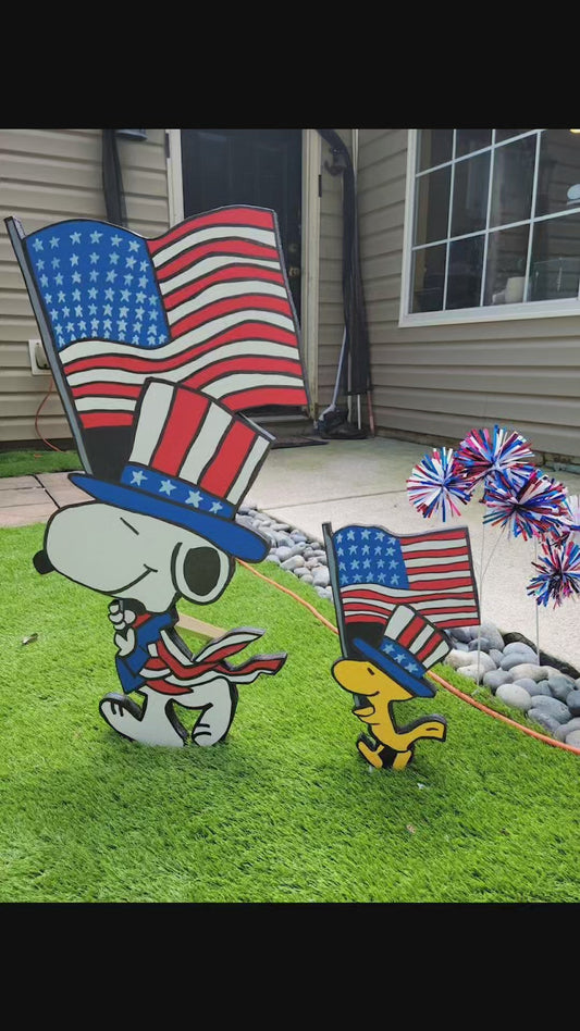 Snoopy and Woodstock USA yard art